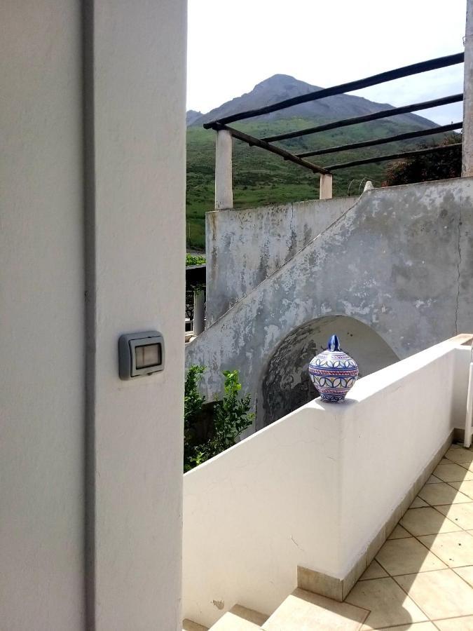 The Lighthouse Room สตรอมโบลี ภายนอก รูปภาพ