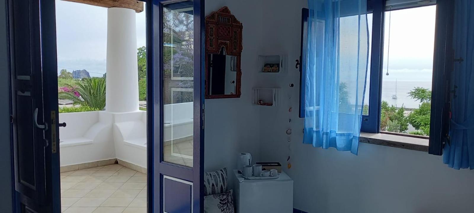 The Lighthouse Room สตรอมโบลี ภายนอก รูปภาพ